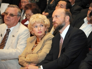 Senators of Tuva Sergei Pugachev and Lyudmila Narusova, widow of Anatoly Sobchak / Les sénateurs de Tuva Sergueï Pougatchev et Lyudmila Narusova / Сенаторы от Тувы Сергей Пугачев и вдова Анатолия Собчака Людмила Нарусова