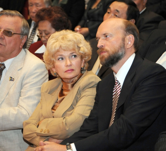 Senators of Tuva Sergei Pugachev and Lyudmila Narusova, widow of Anatoly Sobchak / Les sénateurs de Tuva Sergueï Pougatchev et Lyudmila Narusova / Сенаторы от Тувы Сергей Пугачев и вдова Анатолия Собчака Людмила Нарусова